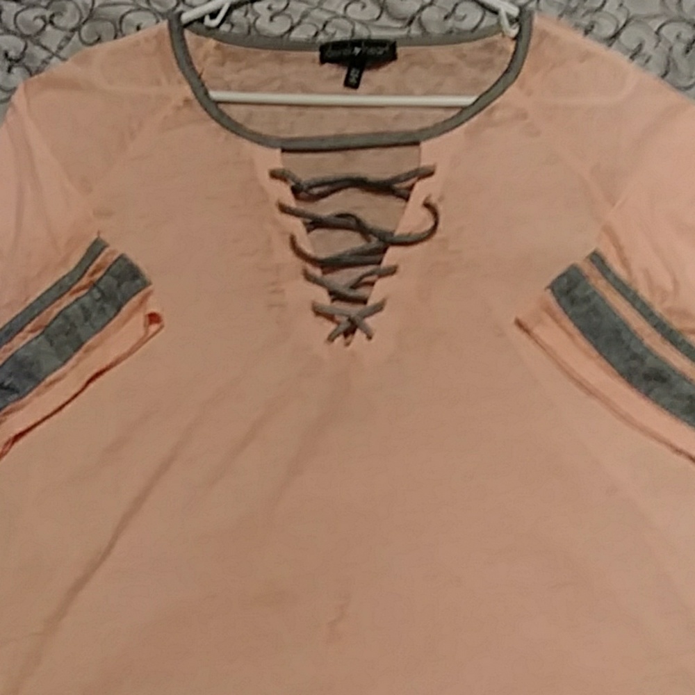 Derek Heart 2X Burn Out Shirt Peach & Gray